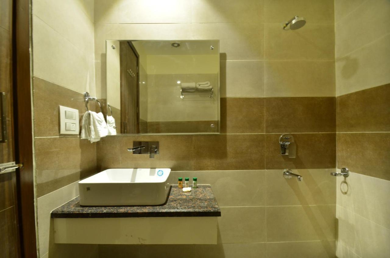 Capital O 8510 Welcome Inn Amritsar Exterior photo